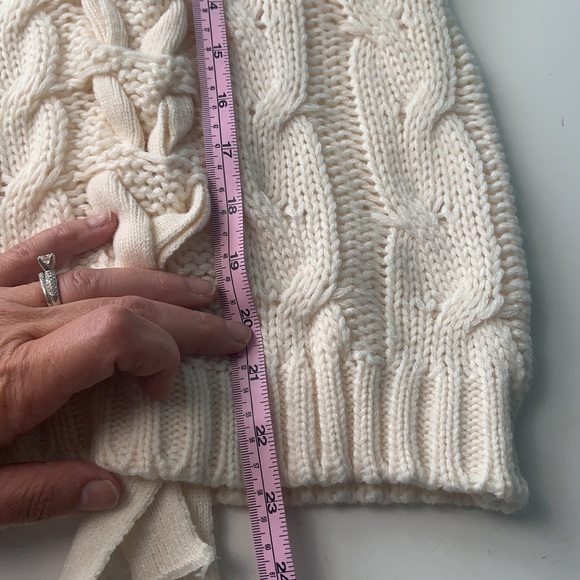 Sweater vest - Picture 7 of 8